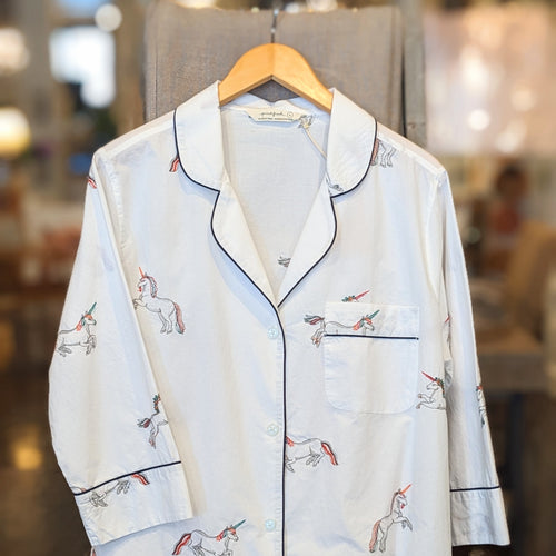 Women's Clothing & Accessory Store