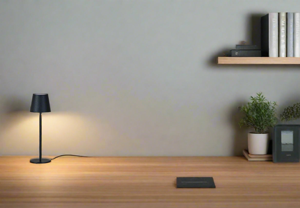 Metal LED Rechargeable Table Lamp