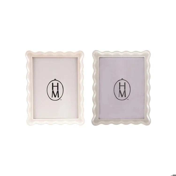 Scalloped Photo Frame