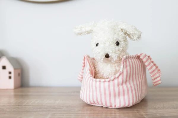 Marshmallow the Puppy in Carrier | Alimrose